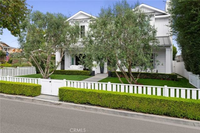 460 Santa Ana Avenue, Newport Beach, CA 92663