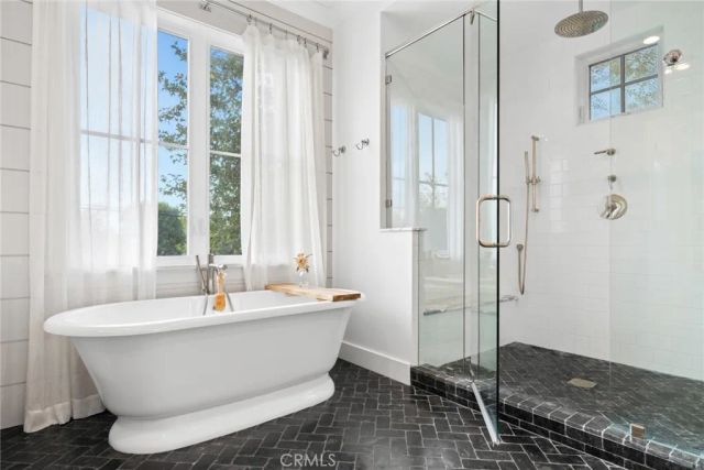 460 Santa Ana Avenue, Newport Beach, CA 92663