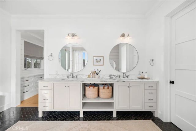 460 Santa Ana Avenue, Newport Beach, CA 92663
