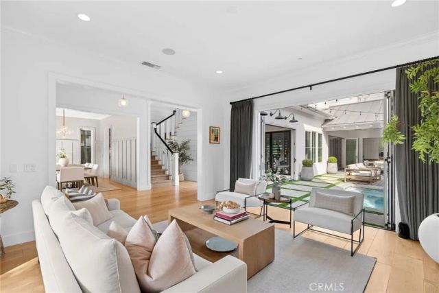 460 Santa Ana Avenue, Newport Beach, CA 92663