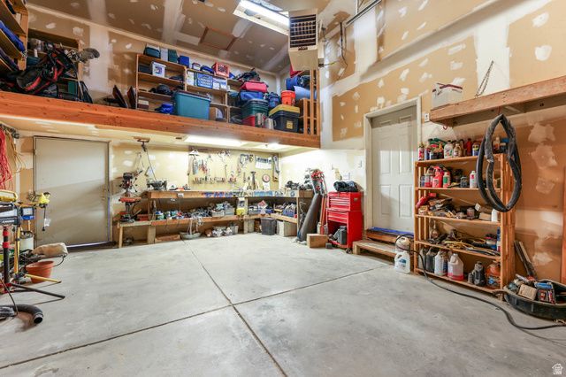 3256 W STAR FIRE RD, South Jordan, UT 84095