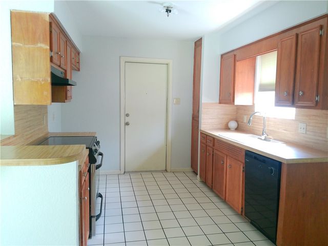 2614 Camargo Dr, Corpus Christi, TX 78415