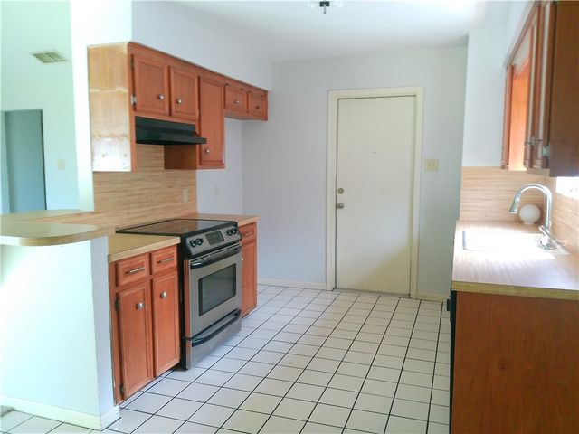 2614 Camargo Dr, Corpus Christi, TX 78415