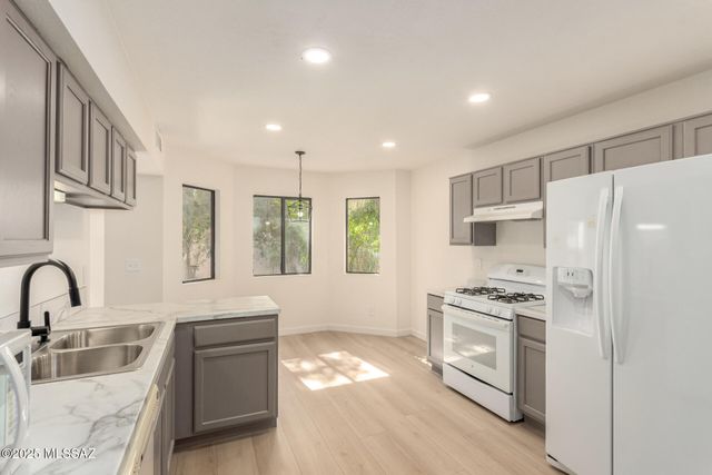 7872 E 35th Street, Tucson, AZ 85710