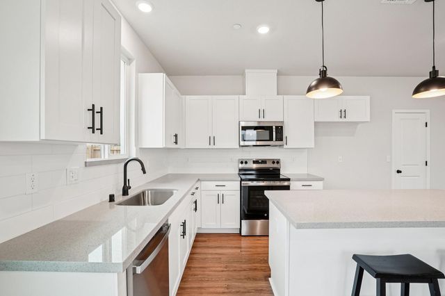 1627 Hansen Ranch Rd, Olivehurst, CA 95961