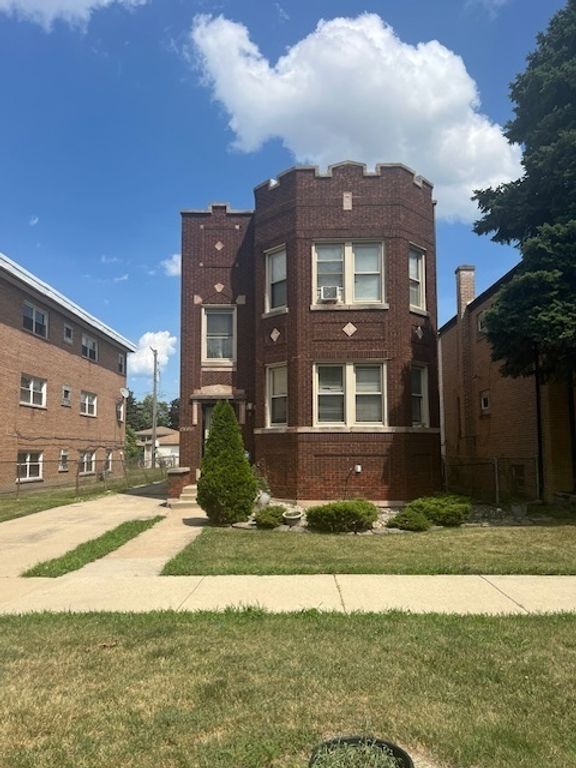 9735 S Michigan Avenue 1ST, Chicago, IL 60628