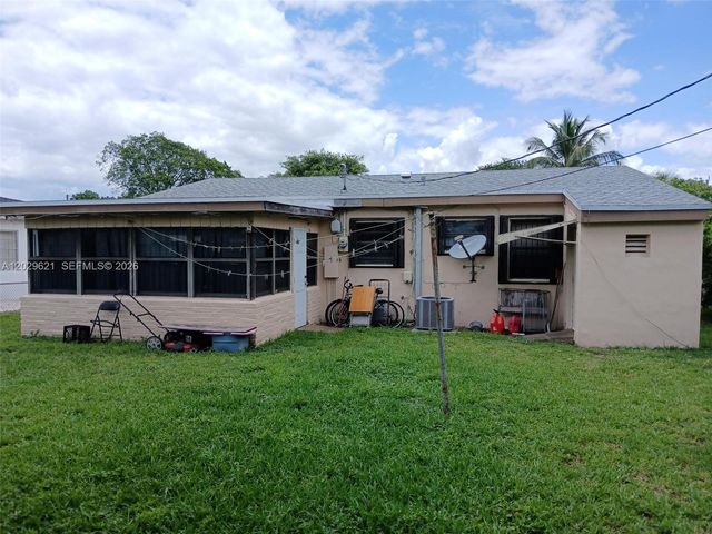 3020 NW 152nd Ter, Miami Gardens, FL 33054