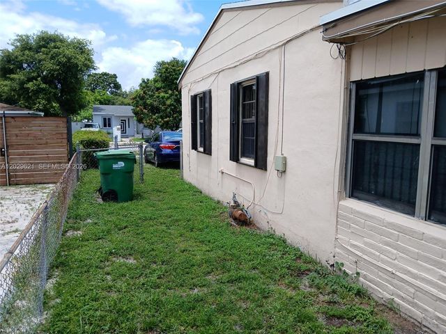 3020 NW 152nd Ter, Miami Gardens, FL 33054