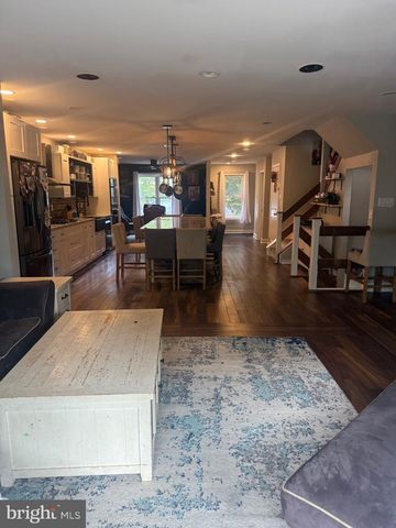 27 MAIN ST, Chesterbrook, PA 19087