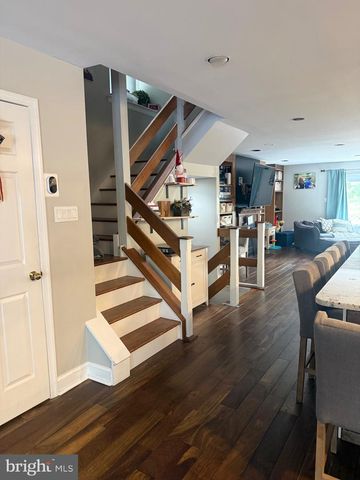 27 MAIN ST, Chesterbrook, PA 19087