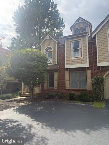 27 MAIN ST, Chesterbrook, PA 19087