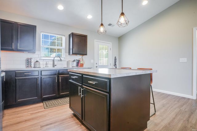 3625 Ebbets Drive, Evansville, IN 47725