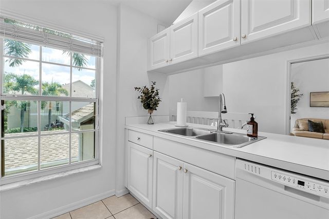 8340 WINGATE DRIVE 1023, Sarasota, FL 34238