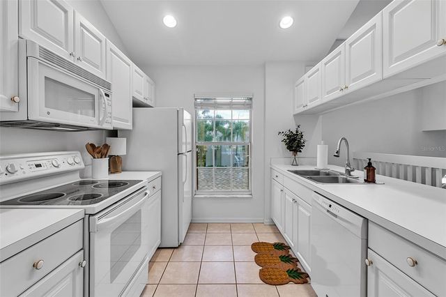 8340 WINGATE DRIVE 1023, Sarasota, FL 34238
