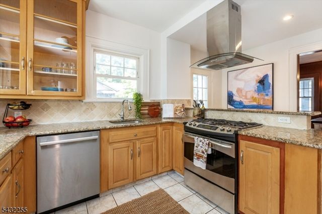 61 Luddington Rd, West Orange Twp., NJ 07052