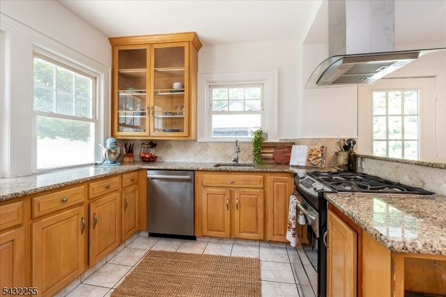 61 Luddington Rd, West Orange Twp., NJ 07052