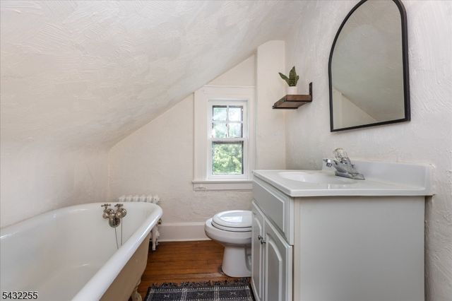61 Luddington Rd, West Orange Twp., NJ 07052