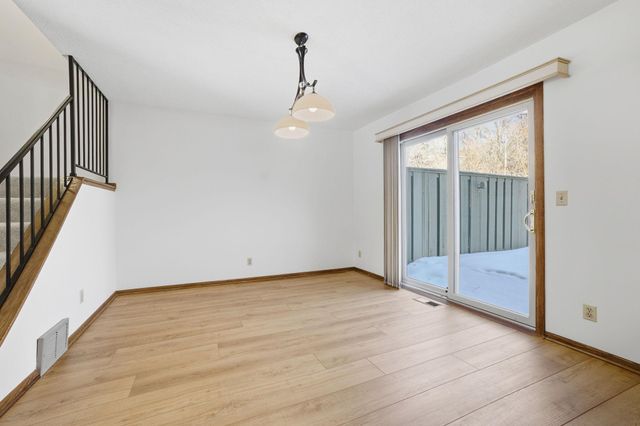 183 Windsor Court, New Brighton, MN 55112