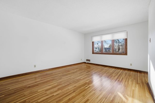 183 Windsor Court, New Brighton, MN 55112