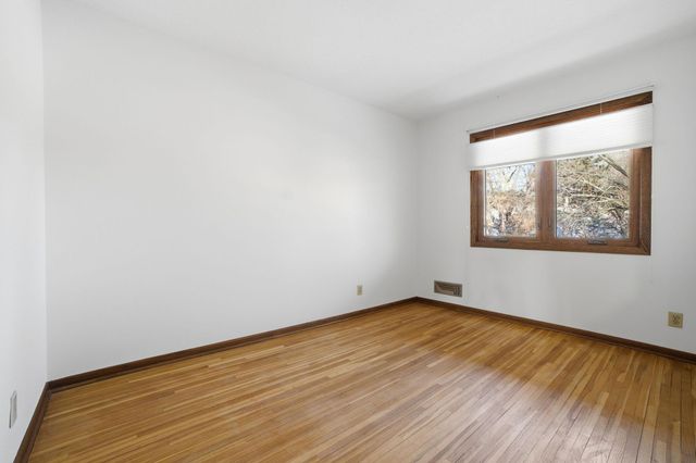 183 Windsor Court, New Brighton, MN 55112