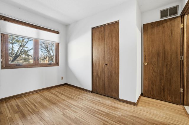 183 Windsor Court, New Brighton, MN 55112