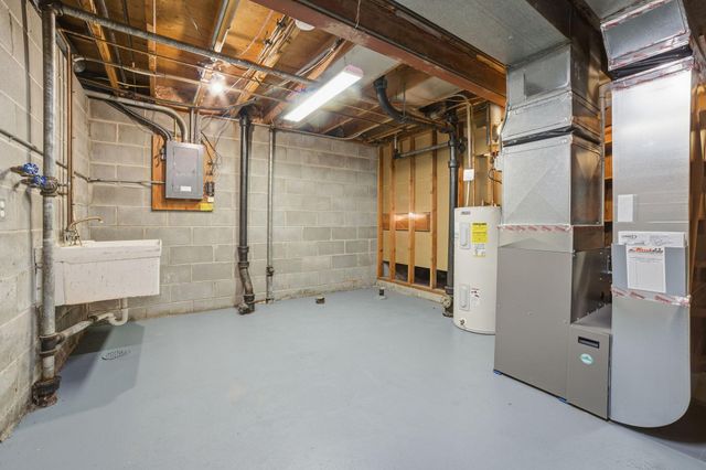 183 Windsor Court, New Brighton, MN 55112