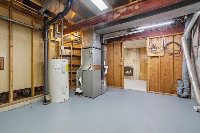 183 Windsor Court, New Brighton, MN 55112