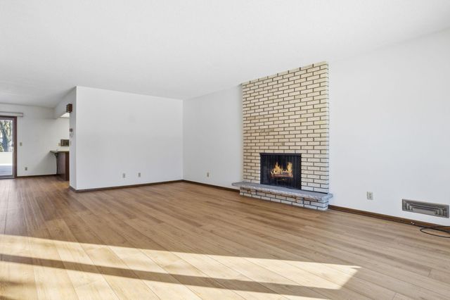 183 Windsor Court, New Brighton, MN 55112