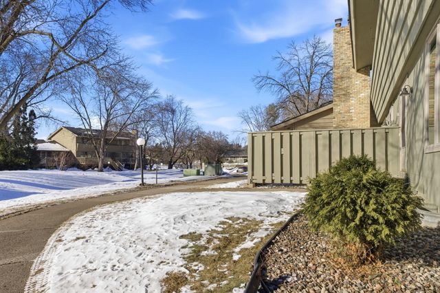 183 Windsor Court, New Brighton, MN 55112