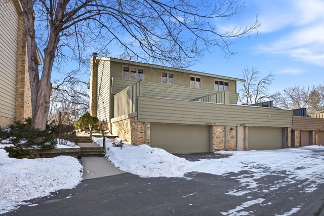 183 Windsor Court, New Brighton, MN 55112