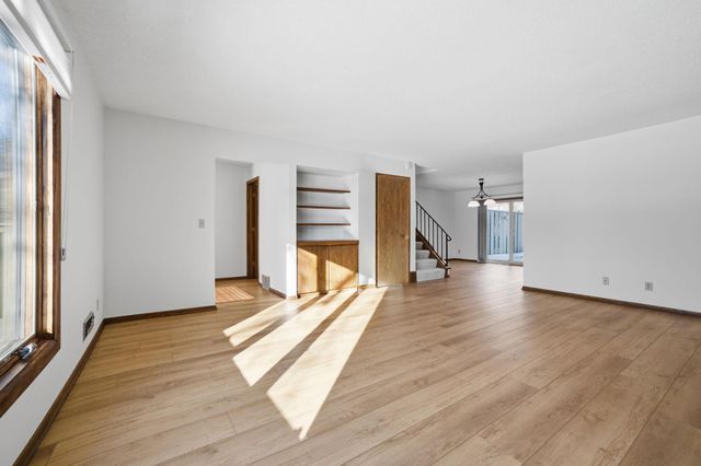 183 Windsor Court, New Brighton, MN 55112