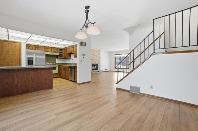 183 Windsor Court, New Brighton, MN 55112