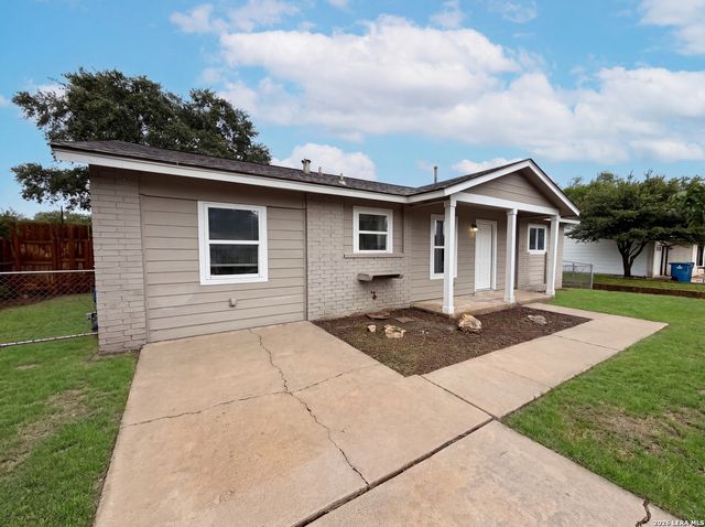 3702 AUTUMN LN, San Antonio, TX 78219