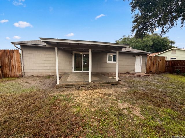3702 AUTUMN LN, San Antonio, TX 78219