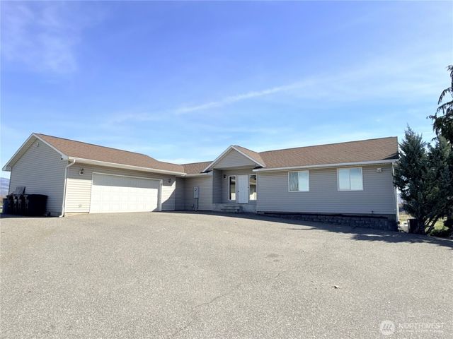 82 Epley Road, Omak, WA 98841