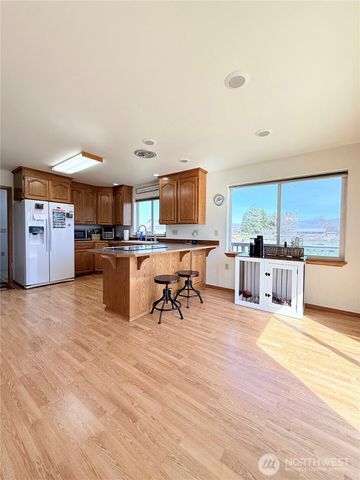 82 Epley Road, Omak, WA 98841