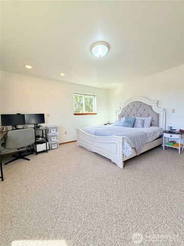 82 Epley Road, Omak, WA 98841