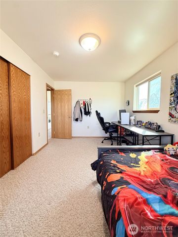 82 Epley Road, Omak, WA 98841