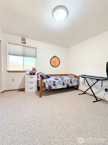 82 Epley Road, Omak, WA 98841