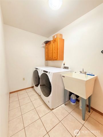 82 Epley Road, Omak, WA 98841