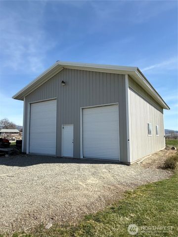 82 Epley Road, Omak, WA 98841