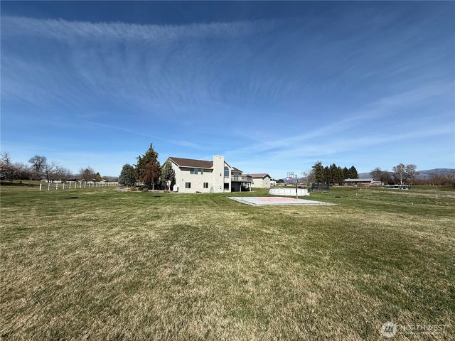 82 Epley Road, Omak, WA 98841