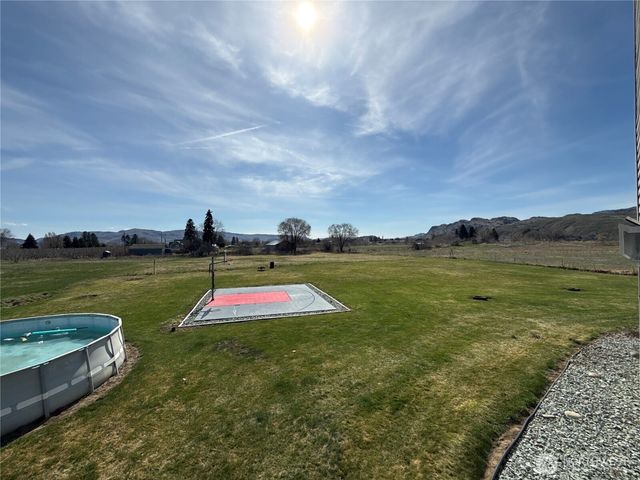 82 Epley Road, Omak, WA 98841