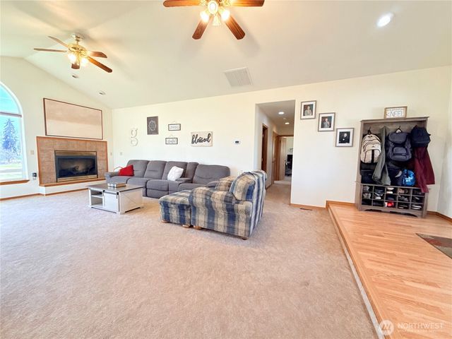 82 Epley Road, Omak, WA 98841