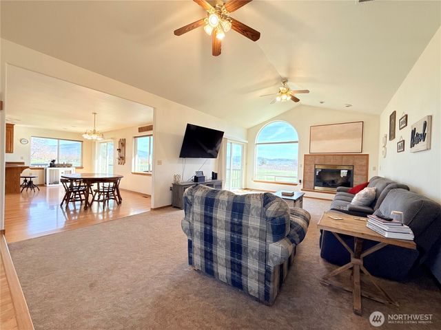 82 Epley Road, Omak, WA 98841