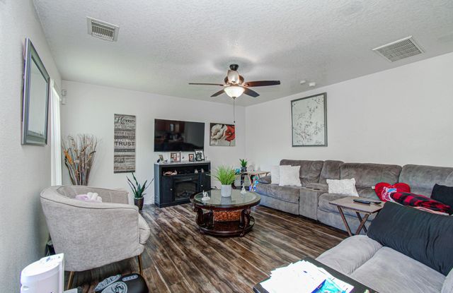 3330 Becker Glen Street, Fresno, TX 77545