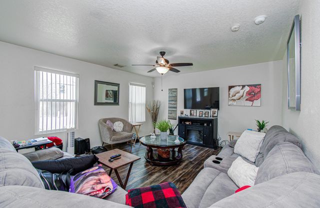 3330 Becker Glen Street, Fresno, TX 77545