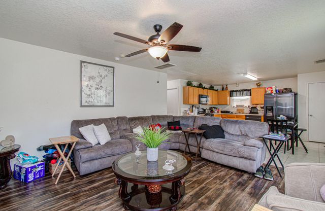 3330 Becker Glen Street, Fresno, TX 77545