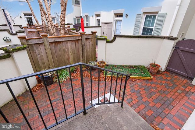 1018 N ROYAL ST, Alexandria, VA 22314