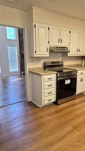 290 Saint Simons Cove, Lawrenceville, GA 30044